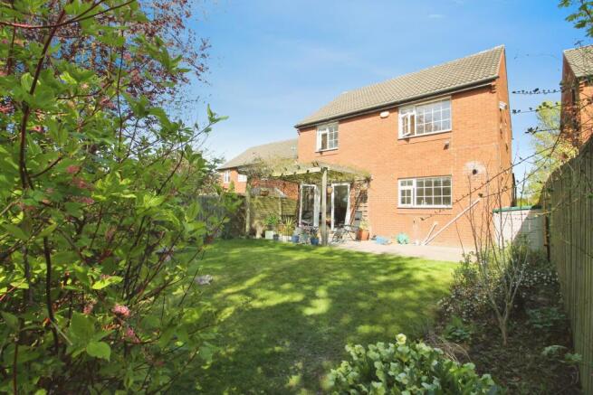 4 bed Detached for sale Image 7
