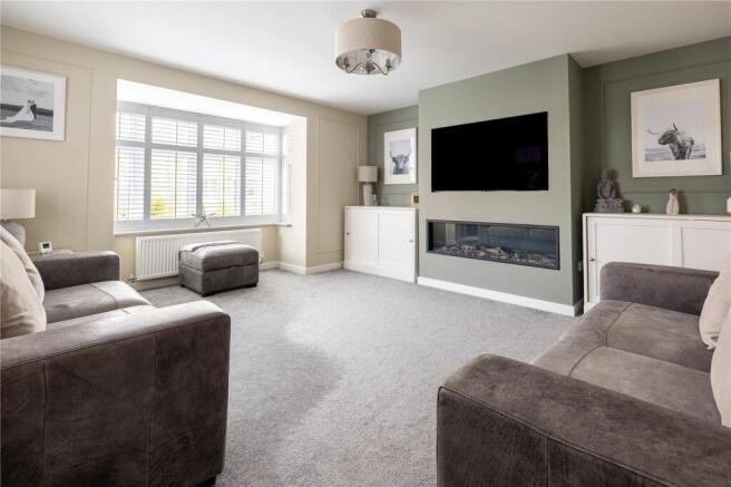 4 bed Detached for sale Image 2