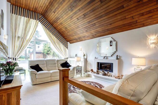 LOUNGE AREA