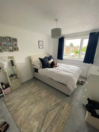 Bedroom 1.jpg