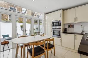 3, Burdett Mews, London W2 5RQ