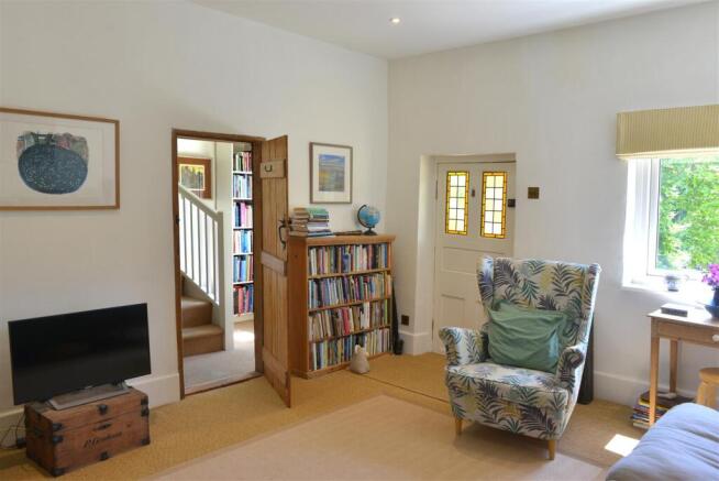 Sitting Room-1-8931.JPG