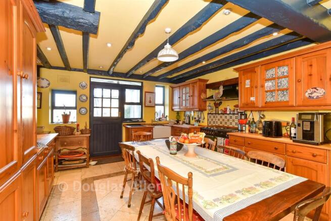 Kitchen/ Breakfast Room