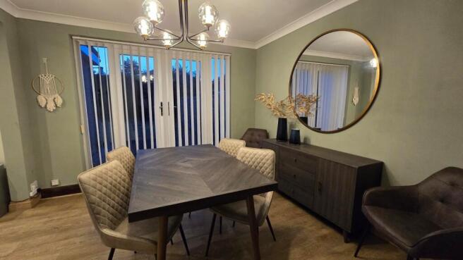 3 bed Semi-Detached for sale Image 5
