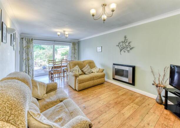 109 Bhylls Lane-lounge1.jpg