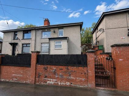 Woodfield Terrace, Tir-Y-Berth, CF82