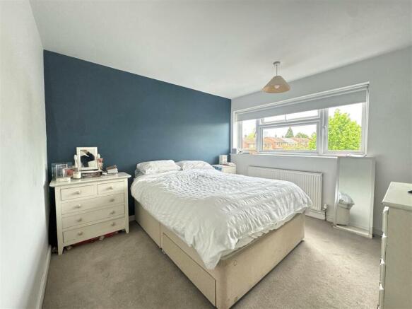Bedroom 1.jpg