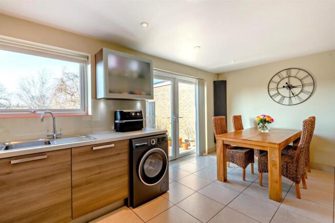 8638638-interior06-800.jpg