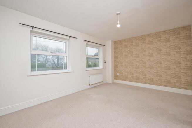 3 bed Terraced for sale Image 11