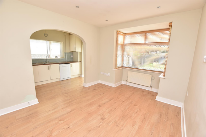 DINING/SITTING ROOM
