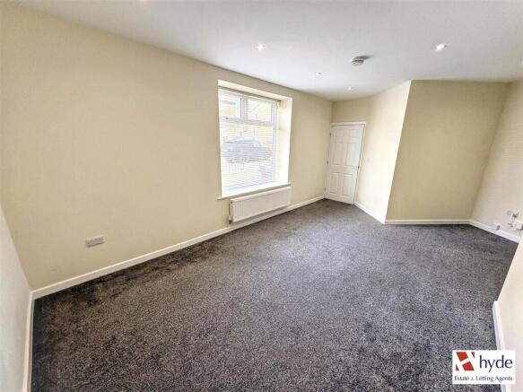 Darwen Road, Bromley Cross, Bolton. BL7 9BQ - View 4
