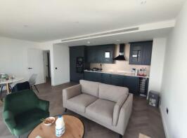 Flat 801, 1, Merino Gardens, London E1W 2DG