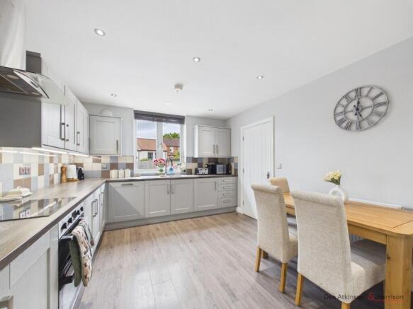 3 bed Semi-Detached for sale Image 8