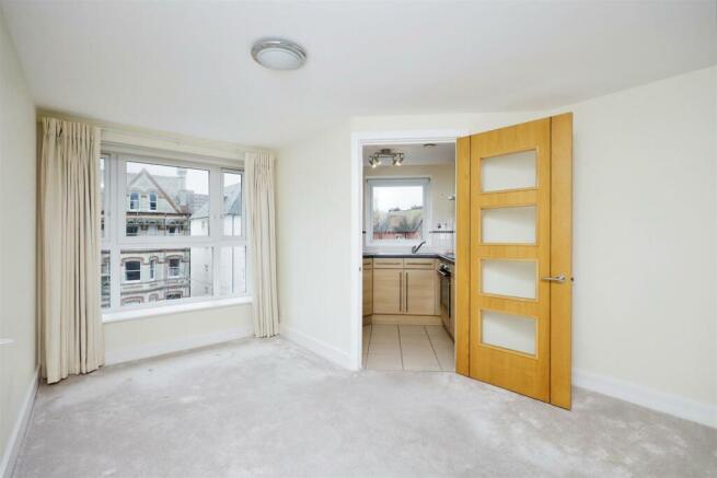 42martellocourtjevingtongardenseastbournebn214sd13