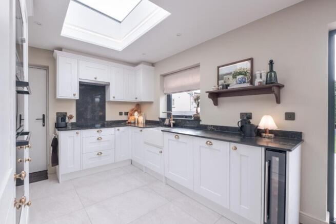 19 Rowan Avenue (13 of 37).jpg