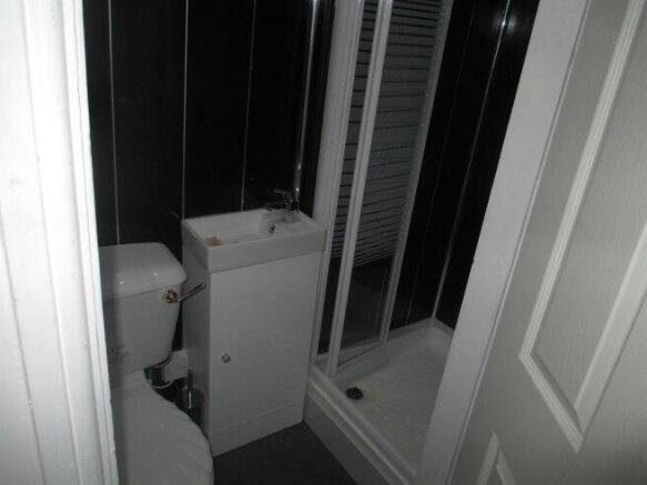 5 bed House Share to rent Image 12