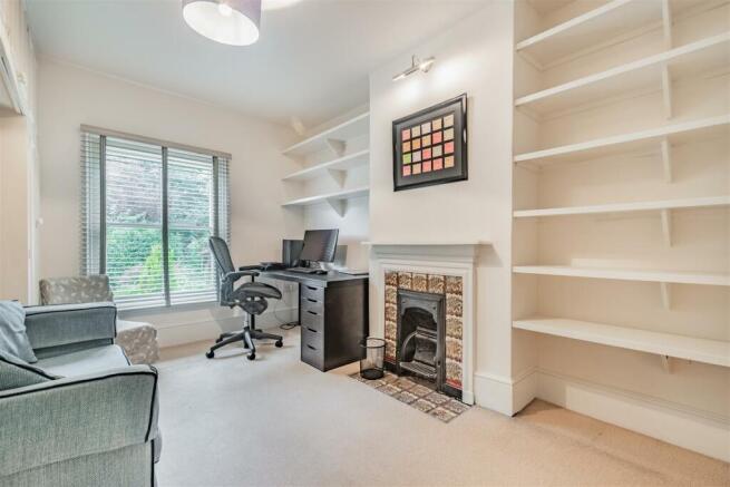 8571782-interior22.jpg