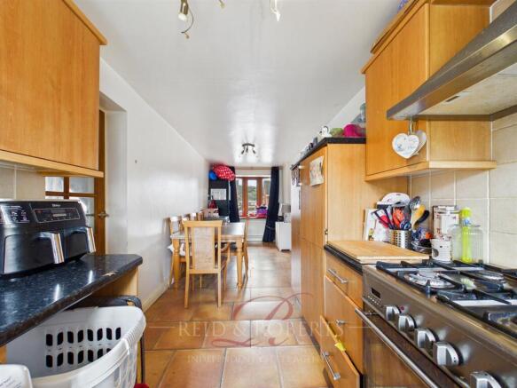 CAM05148G0-PR0140-STILL017 - Copy - Copy.jpg