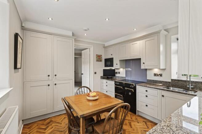 3 bed Detached for sale Image 10