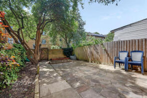 5, Raynor Place, London N1 3QY