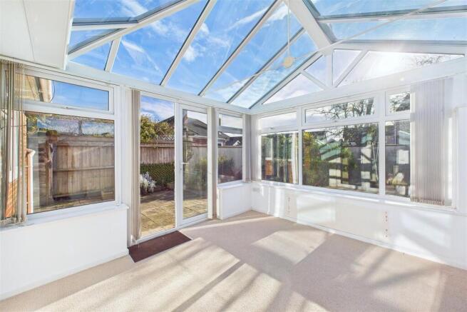 Quiet cul-de-sac bungalow in Clevedon photo 4