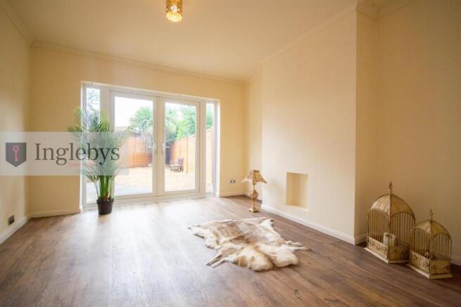 3 bed House for sale Image 4