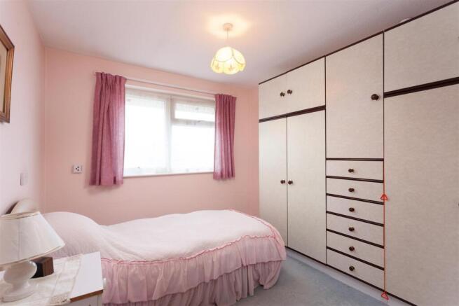 2 bed Retirement Property for sale Image 4