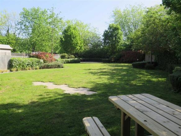 Photo 11