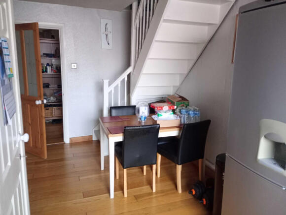 2 bed Flat for sale Image 6