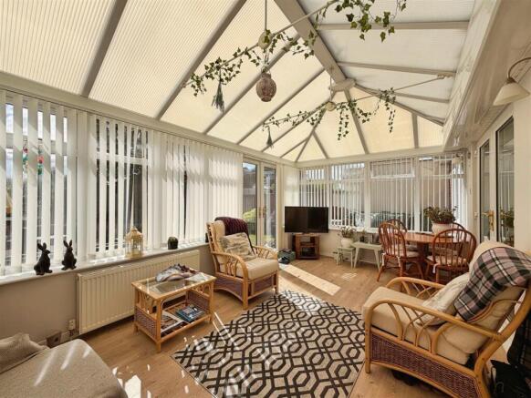 2 bed Semi-Detached Bungalow for sale Image 9