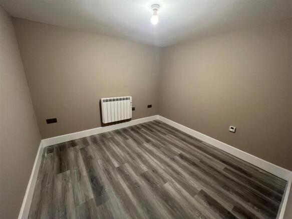 1 bed Flat to rent Image 4