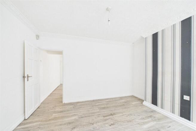 3 bed Semi-Detached for sale Image 3