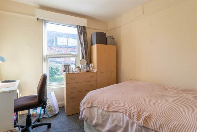 3 bed House to rent Image 5