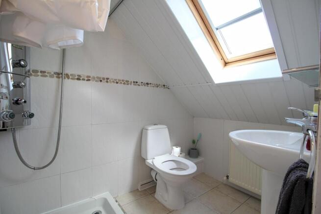 En suite shower