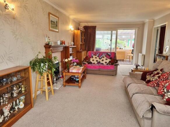 3 bed Detached Bungalow for sale Image 4