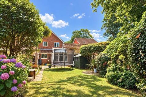 Taylor Way, VERWOOD, BH31 6LT