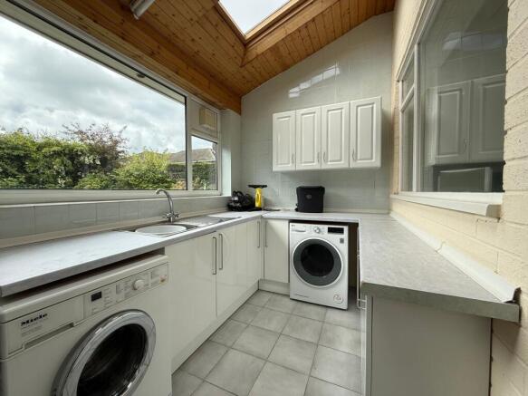 3 bed Detached for sale Image 8