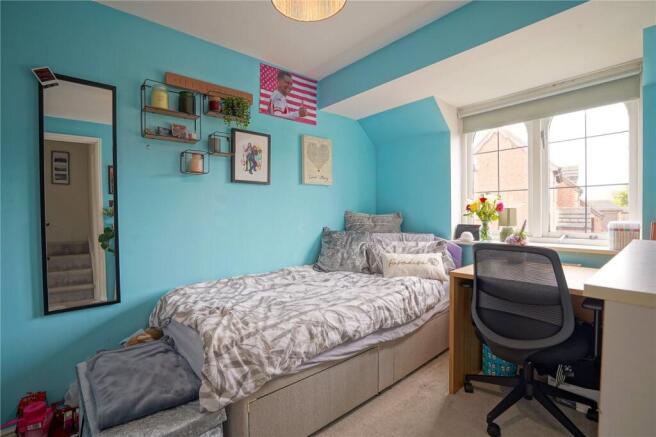 4 bed Semi-Detached for sale Image 11