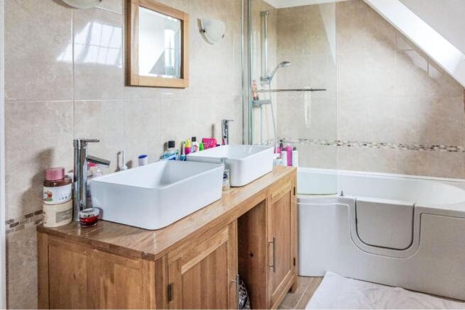 Master En-suite