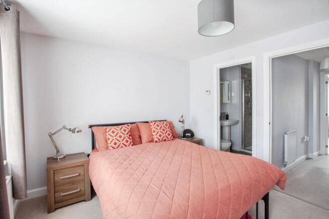 3 bed Town House for sale Image 12