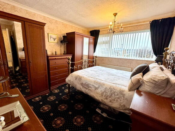 3 bed Semi-Detached for sale Image 12