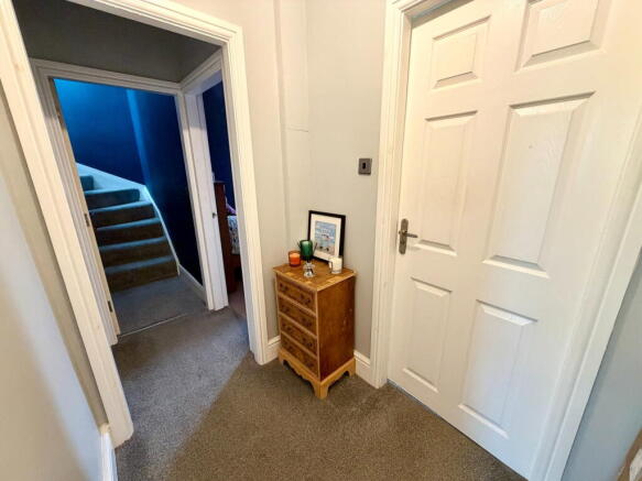 3 bed Terraced for sale Image 8