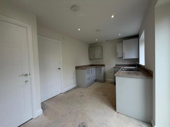 2 bed Semi-Detached for sale Image 5