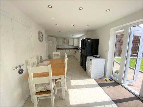 Dining area.jpg
