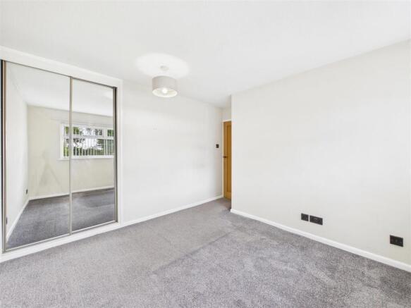 2 bed Semi-Detached Bungalow for sale Image 6