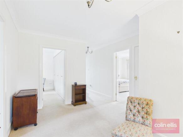 2 bed Ground Flat for sale Image 11