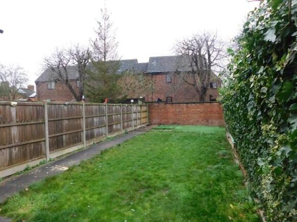 150 Crom Garden 2