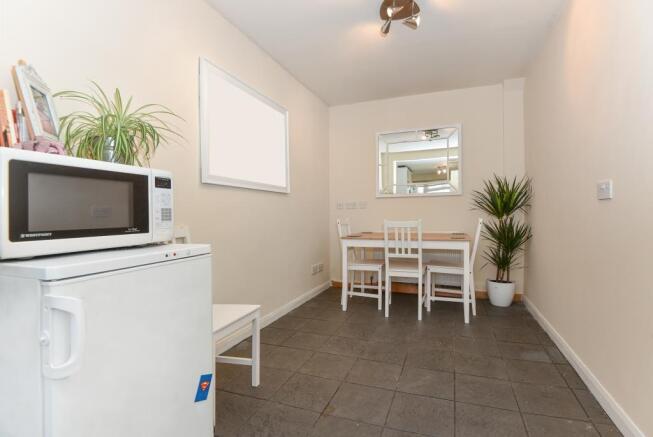 Kitchen / Dining Area