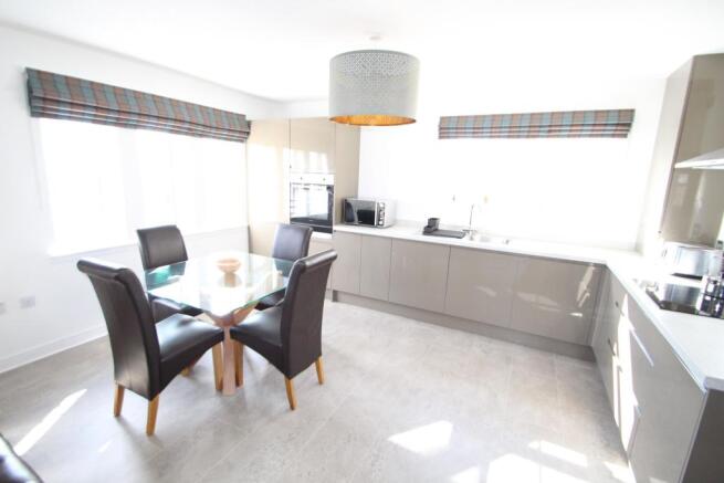 Kitchen/Dining/Loung