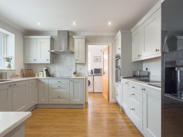 4 bed Detached for sale Image 6